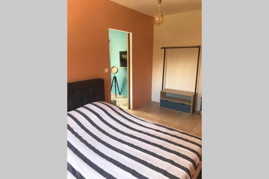 Logement Attenant A Une Villa T2 Avec Terrasse . Besse-sur-Issole Eksteriør billede