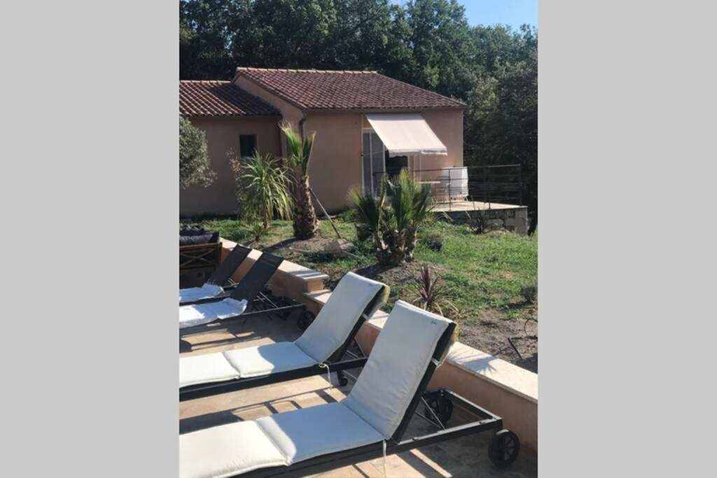 Logement Attenant A Une Villa T2 Avec Terrasse . Besse-sur-Issole Eksteriør billede